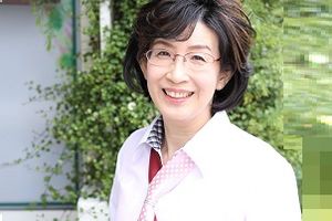 女性施術者