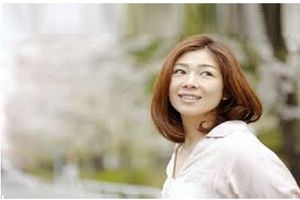 介護脱毛を受ける女性